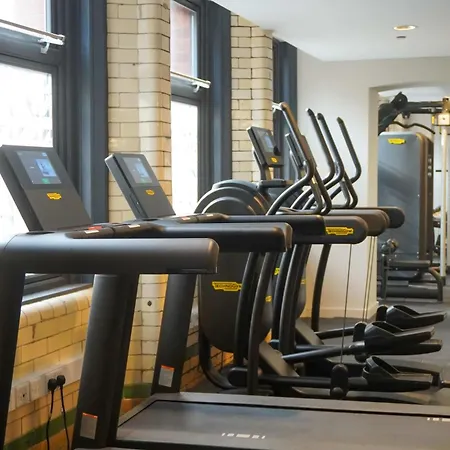 Centre * Leeds (West Yorkshire)